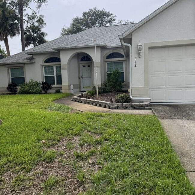 A roof needing attention and repair from Gotcha Covered Roofing.